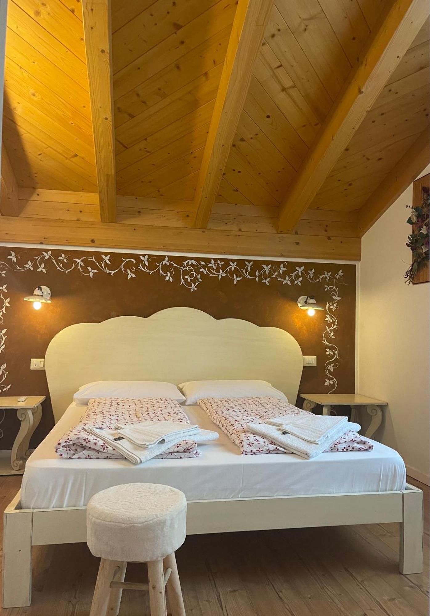 Villa La Dama Del Lago Molveno Exterior photo