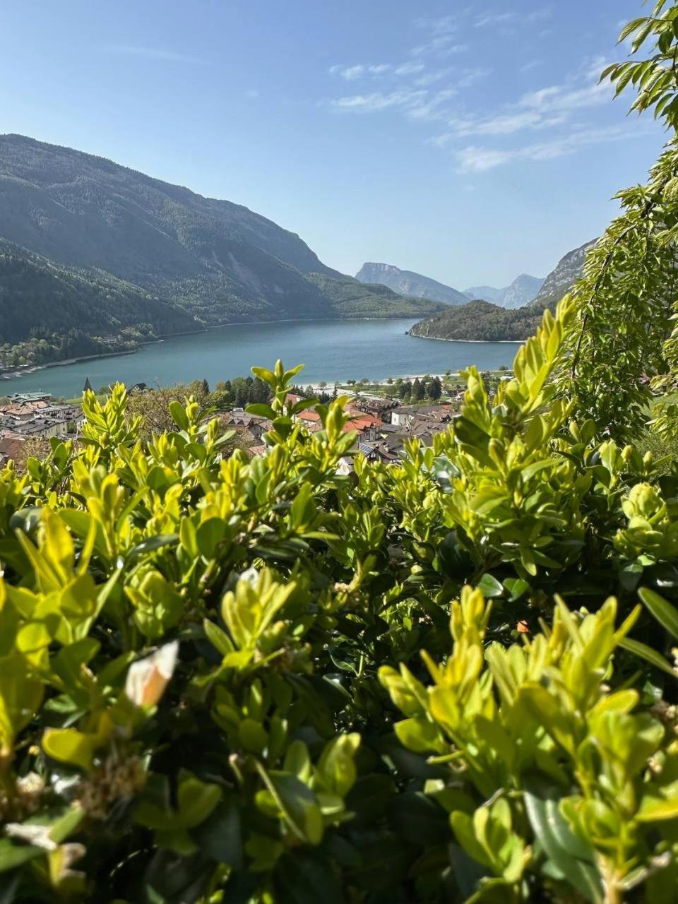 Villa La Dama Del Lago Molveno Exterior photo
